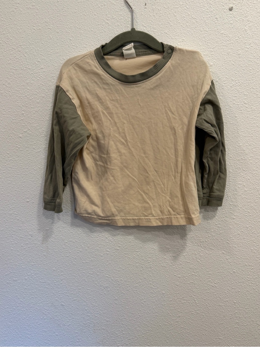 H&M Two-Tone Long Sleeve Tee in Cream and Olive